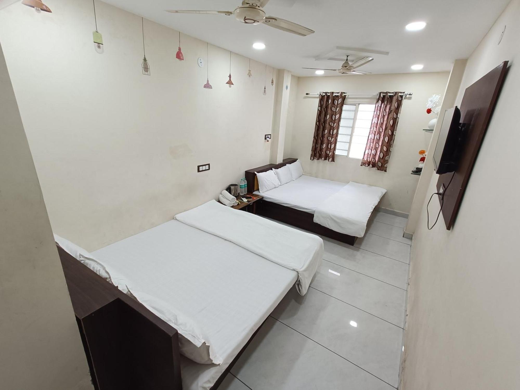 Hotel S Tower Ujjain Exterior photo